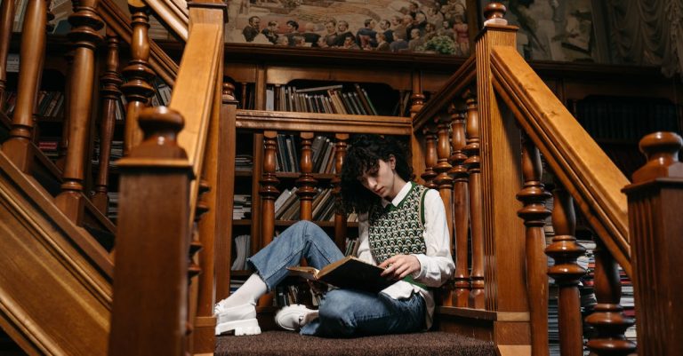 Photos gratuites de à l'intérieur, apprendre, bibliothèque Tima Miroshnichenko